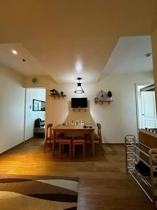Miami 2Br Pool View Apartment Manila