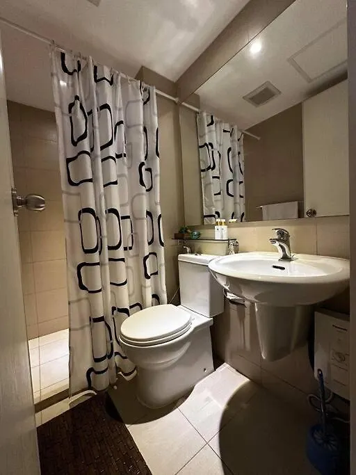 Miami 2Br Pool View Apartment Manila