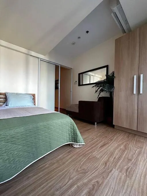 Miami 2Br Pool View Apartment Manila